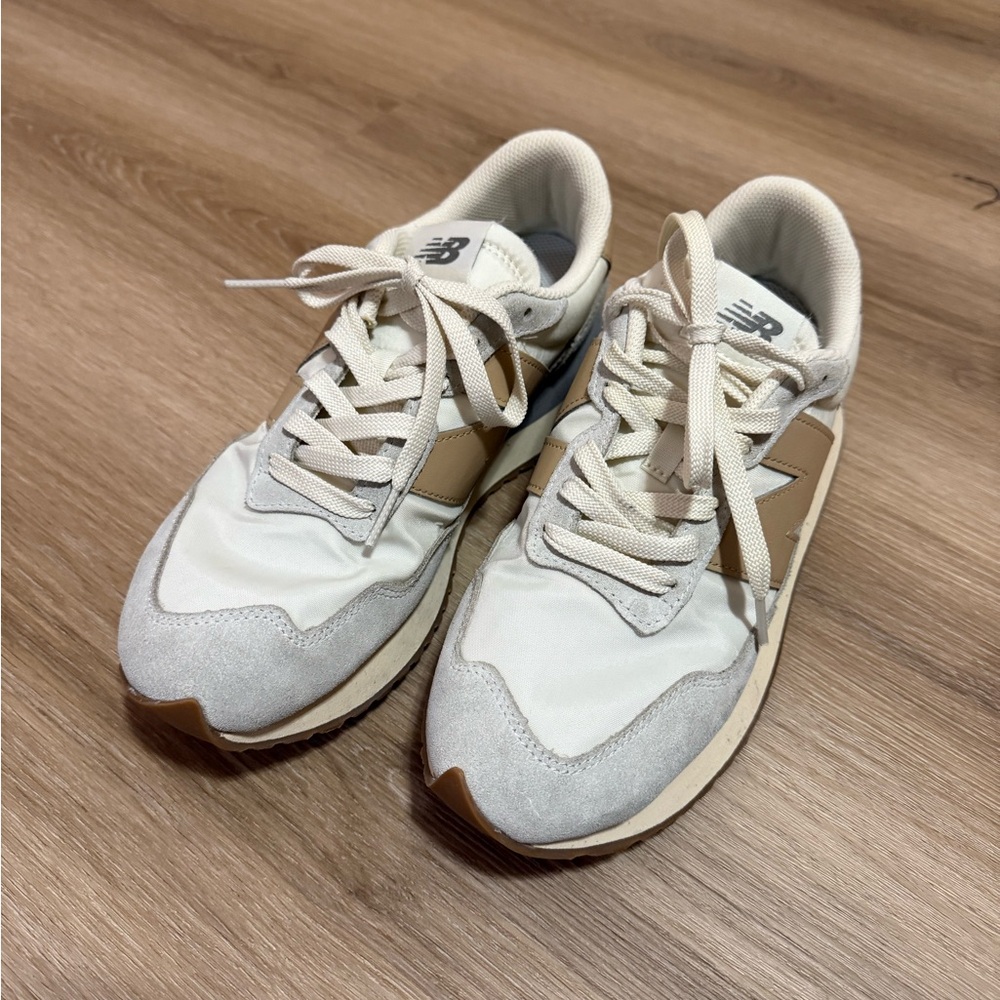 Women’s new balance Runner Size 9
